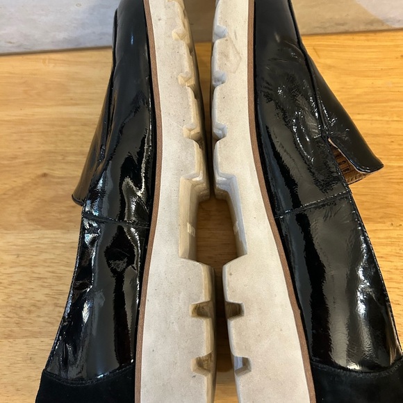 Vionic Shiny Black Women's Loafers - Picture 5 of 7